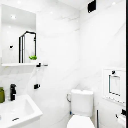 Prime Spot For 5 Full Kitchen Wi-fi Ac Apartment Sofia